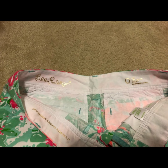 Lilly Pulitzer Callahan Shorts - Picture 3 of 3